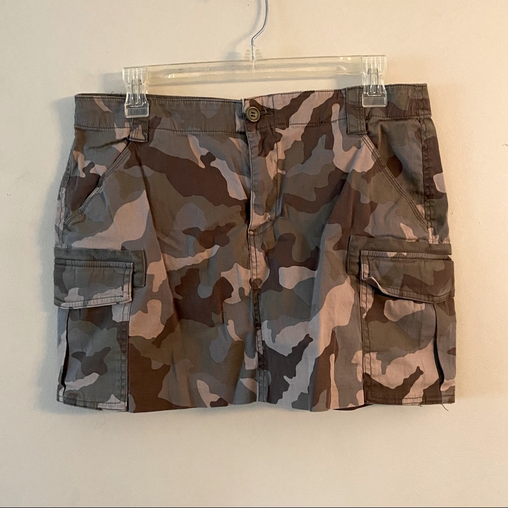 Roots cargo camo print mini skirt
